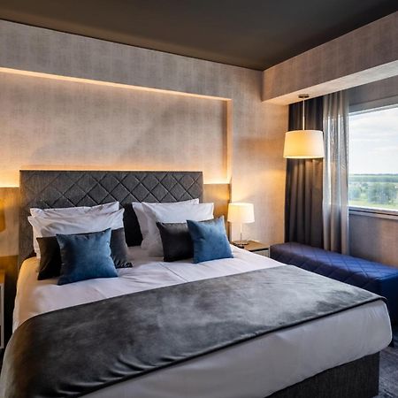 Hotel Осиек Экстерьер фото