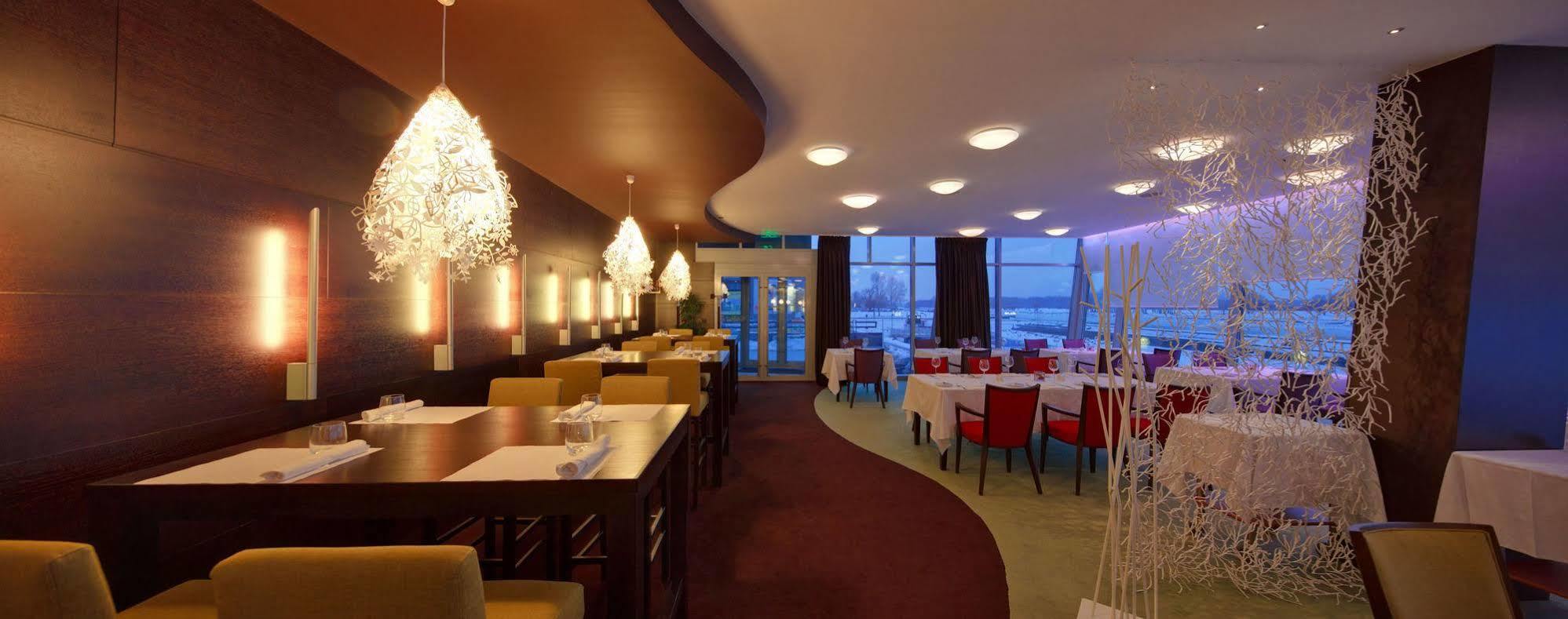 Hotel Осиек Экстерьер фото